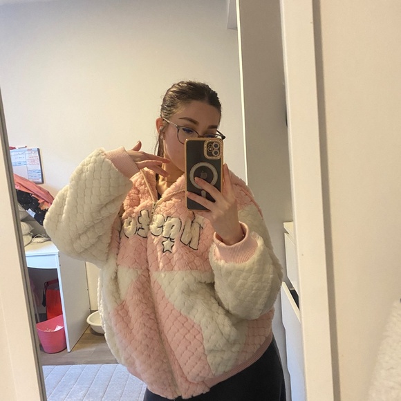 Furry coat - Picture 3 of 5